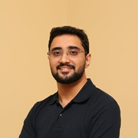 Portrait photo of Haris Amjad